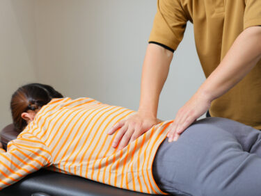 なぜ腰痛の人は「腰」を固めてしまうのか？武道の身体操作に学ぶ脱力の知恵